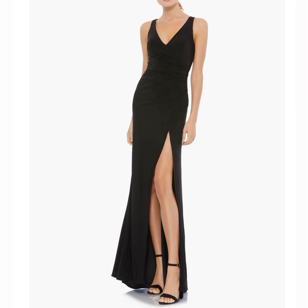 Ieena for Mac Duggal Black Ruched Jersey Gown